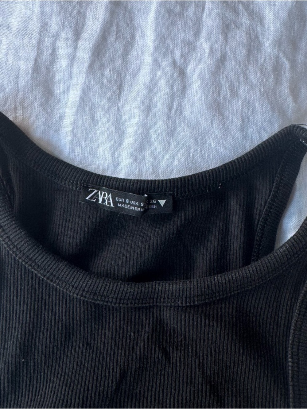 Zara Ribbed Round Neck Tank Top - Picture 9 of 10